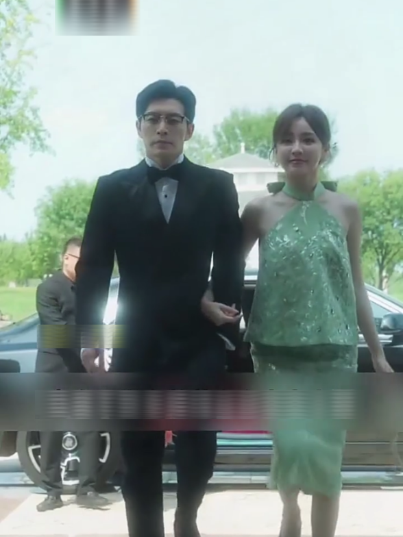 Ep1/6 - หญิงสาวถูกแฟนเก่าทอดทิ้ง จู่ๆ เธอก็ได้แต่งงานกับซีอีโอผู้เย็นชาที่ดูห่างเหิน แต่กลับแอบเอาใจเธออย่างลับๆ#ตอนแรก#ซีรีย์v1 