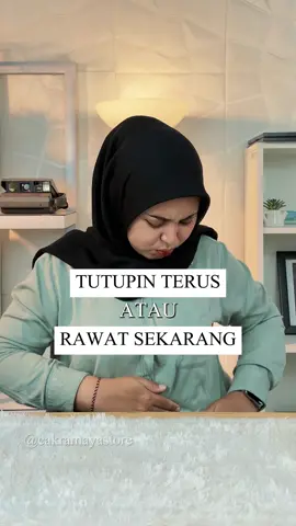 Stretch mark itu sering jadi alasan kenapa kita nutupin diri. Padahal ada cara simpel buat rawat dan pudarin garis-garis yang bikin insecure. Minyak Balur Cakramaya dengan kandungan Grape Seed Oil bantu kulit tetap elastis, lembap, dan perlahan bikin stretch mark makin samar. Jadi bisa tampil percaya diri tanpa harus nutupin terus. Saatnya upgrade perawatan kulitmu. #cakramaya #minyakbalurcakramaya #minyakbalur #stretchmark #insecure