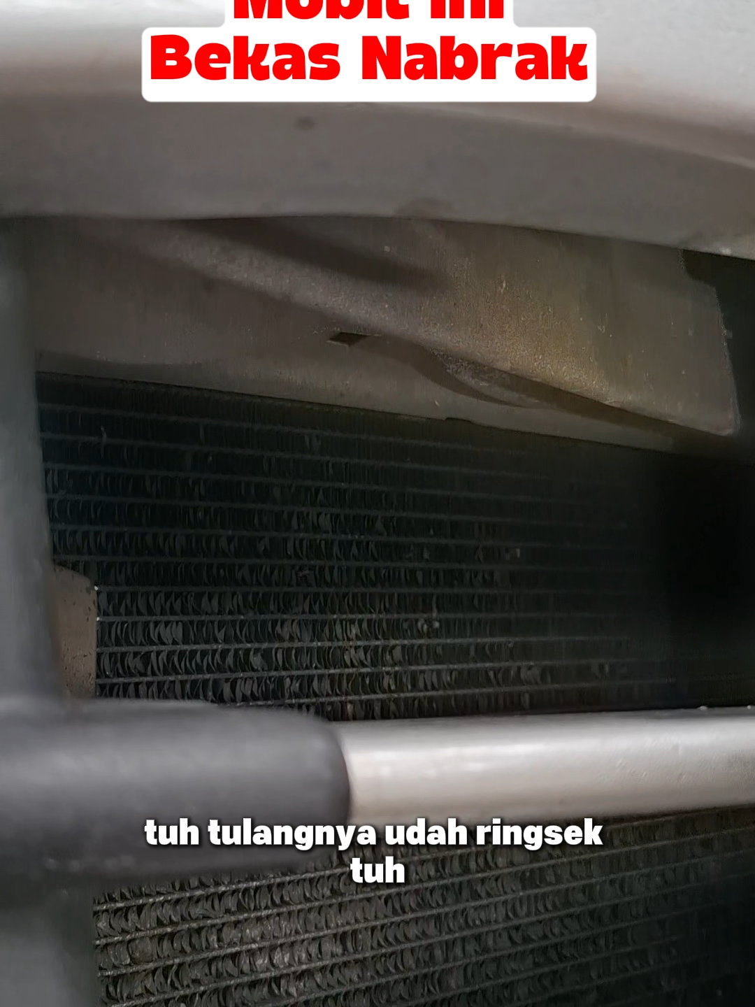 Inspeksi Freed bekas nabrak