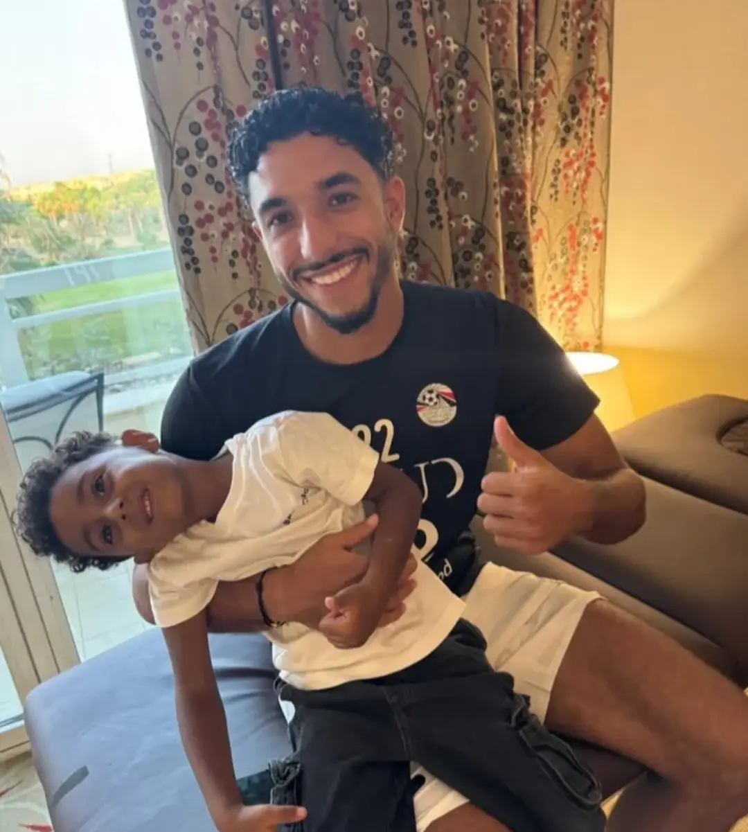 عمر مرموش مع إبن مصطفى محمد #omar_marmoush #fypシ゚viral #mancity 
