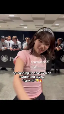 chaewons broski now credit for video: chaewanniee on twitter 🙌🏾 #lesserafim #chaewon #kimchaewon #chaewonlesserafim #lesserafimchaewon 