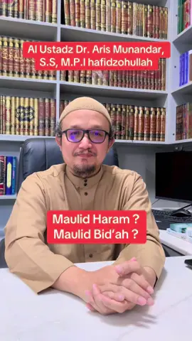 Silahkan maulid Silahkan tidak maulid Itu hanya pilihan khilafiyah ijtihadiyah Maka, jangan menyesatkan dan menyerang mereka yang merayakan maulid karena itu bentuk cintanya yang besar dan bersyukur atas kelahiran Nabi Jangan pula menuduh yang tidak merayakan maulid dianggap tidak cinta Nabi