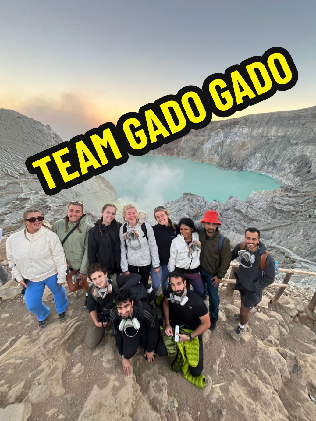 Jerman - India - Prancis - bahkan Arab Saudi ikut turut serta bersenang senang ke Kawah Ijen !!  #fyp #kawahijen #ijen #ijentour #banyuwangi 