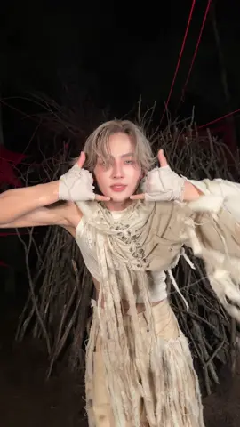 ‘BB’ This is beat of #HEARTchuthiwat BUS - BB OFFICIAL MUSIC VIDEO OUT NOW! 🔗: https://youtu.be/-NKioeH1iwQ   MUSIC ON ALL STREAMING 🔗: Becauseofyouishine.lnk.to/BUSBB #BUS_BB_CHALLENGE #BUS_BB #BUSbecauseofyouishine #SONRAYMUSIC 