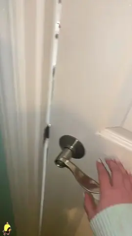 POV Dad impersonates his daughter and nails it#funny#foryou #tiktok #dadsoftiktok #dadcatinglikedaughter#daughter #acting #funnyprank#usaus 