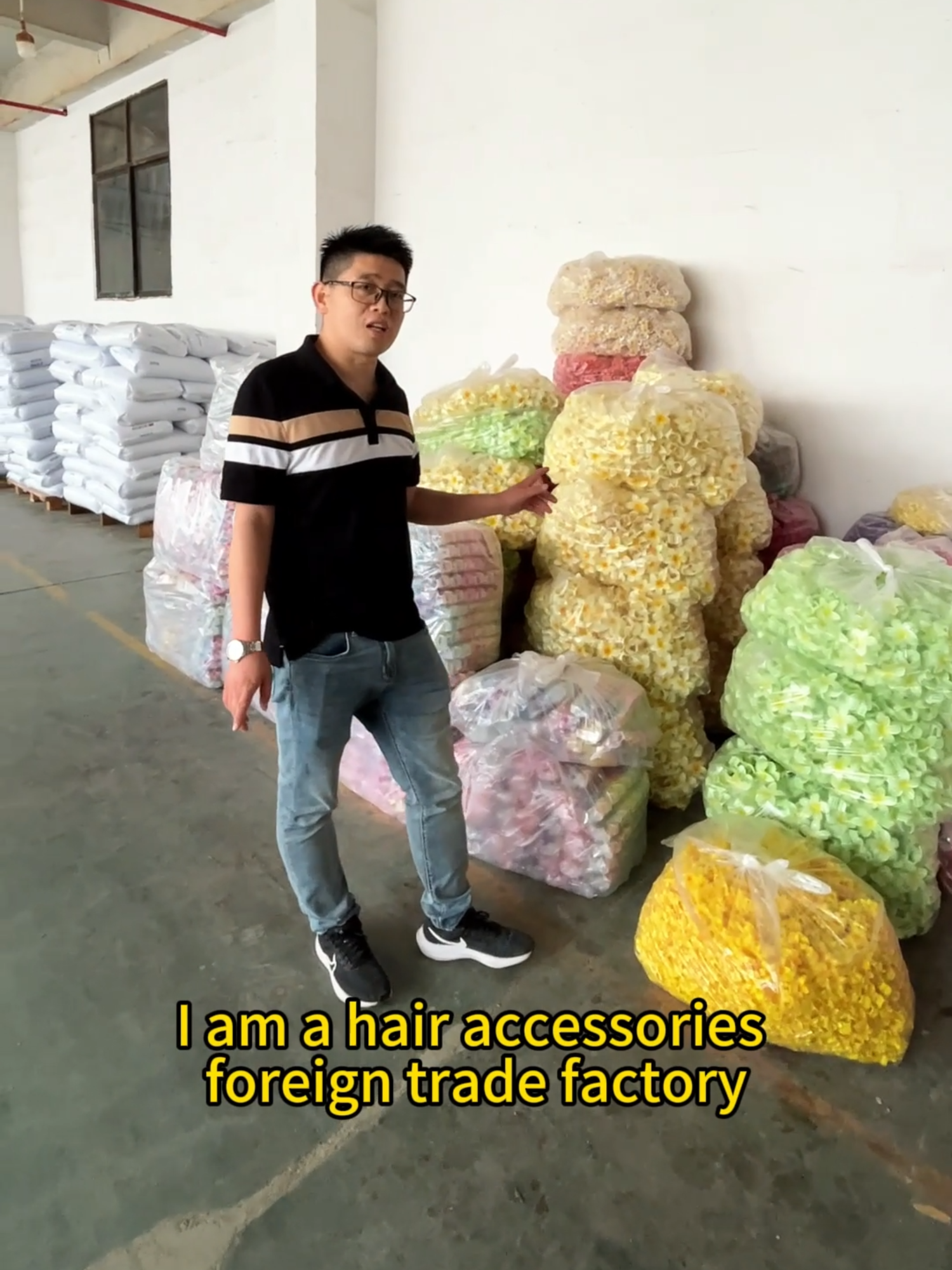 We produce a lot of products every day, my price is very cheap, if you have the intention to cooperate, please click on the homepage to add contact information#beauty #hairaccessories #hairpin #hairhack #factory #earrings #jewelry #yiwu #accessories #fashion #trending #yiwumarket #clawclip #hairinspo #style #jewelrymaking #jewelrybusiness