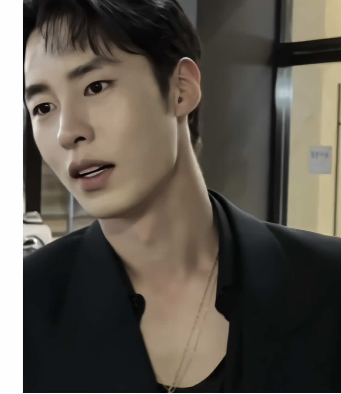 say hi to my mom jaewookiee 🫦 #leejaewook 