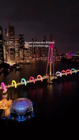 You won’t believe what Brisbane just did to this bridge… 🌉 Brisbane Festival’s ANZ’s Walk This Way sees celebrated local duo Craig & Karl turning the brand‑new Kangaroo Point Bridge into immersive, inflatable art installations you can walk through.  🗓️ 5–27 September 🎫 FREE Follow to see more of @brisbane 