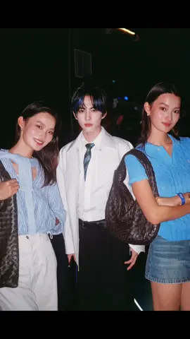 Xuan Cheng’s face is so small. He looks really popular with 