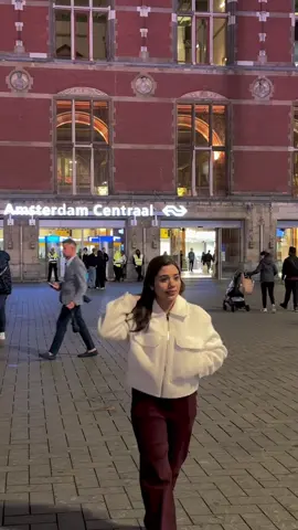 🤭❤️ #netherlands🇳🇱 #amsterdam #nepalilovesong #manishaghorasaini #lokgeetlover 
