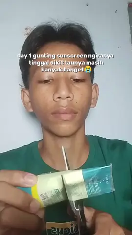 ceritanya ss nya ga mau keluar jadi di gunting😭#skincareroutine #sunscreen #amaterasun #fyp 
