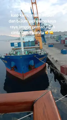 pokoknya kerja,makan,tidur dan kerja lagi,makan lagi,tidur lagi,dan kerja sampai mati kalo bisa,tidak usah mengenal cinta hanya menyakitkan🫵👊#kerja #makan #anakrantau #cinta #wanita 