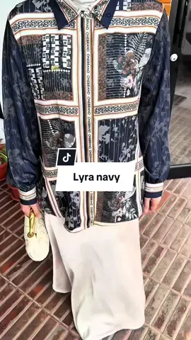 Yang di pakai Lyra navy, emang boleh secantik ini yaa?😍🫶🏻harganya juga cantik lagi promo🤭#kemejawanita #kemejamewah #outfithangout #gajiansale #promoguncang99 