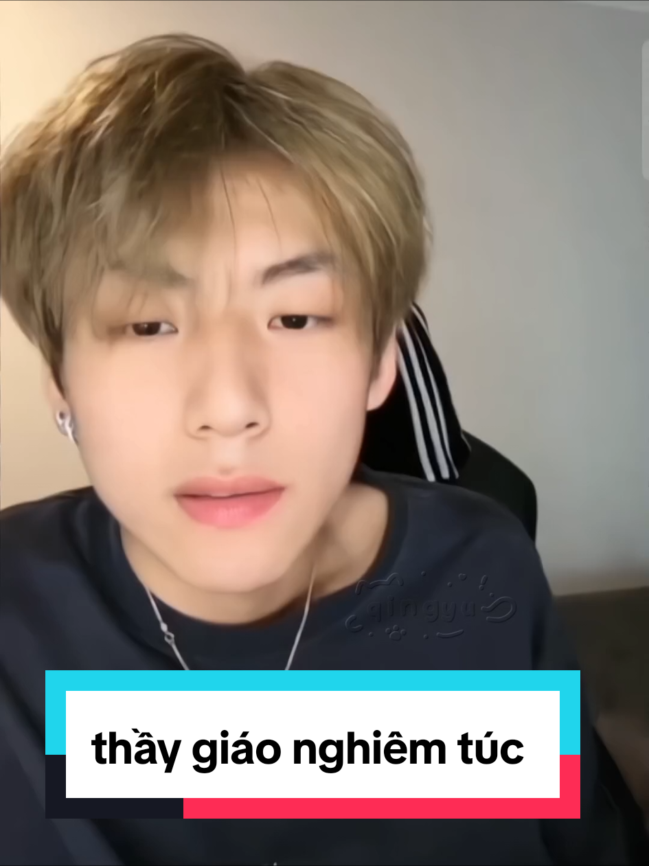 nhìn cậu ấy ngoài mặt cà khịa vui vẻ vậy thôi, chứ trong lòng lại lo cho fan  lắm đó . Idol gì đâu mà vừa giống bạn, vừa giống “ông thầy nghiêm túc ngầm”, nghe thì ngược đời mà lại hợp tới kỳ lạ luôn ấy chứ 🤭 #庞博文 #pangbowen #chiyeuminhpang #qingyupbw 