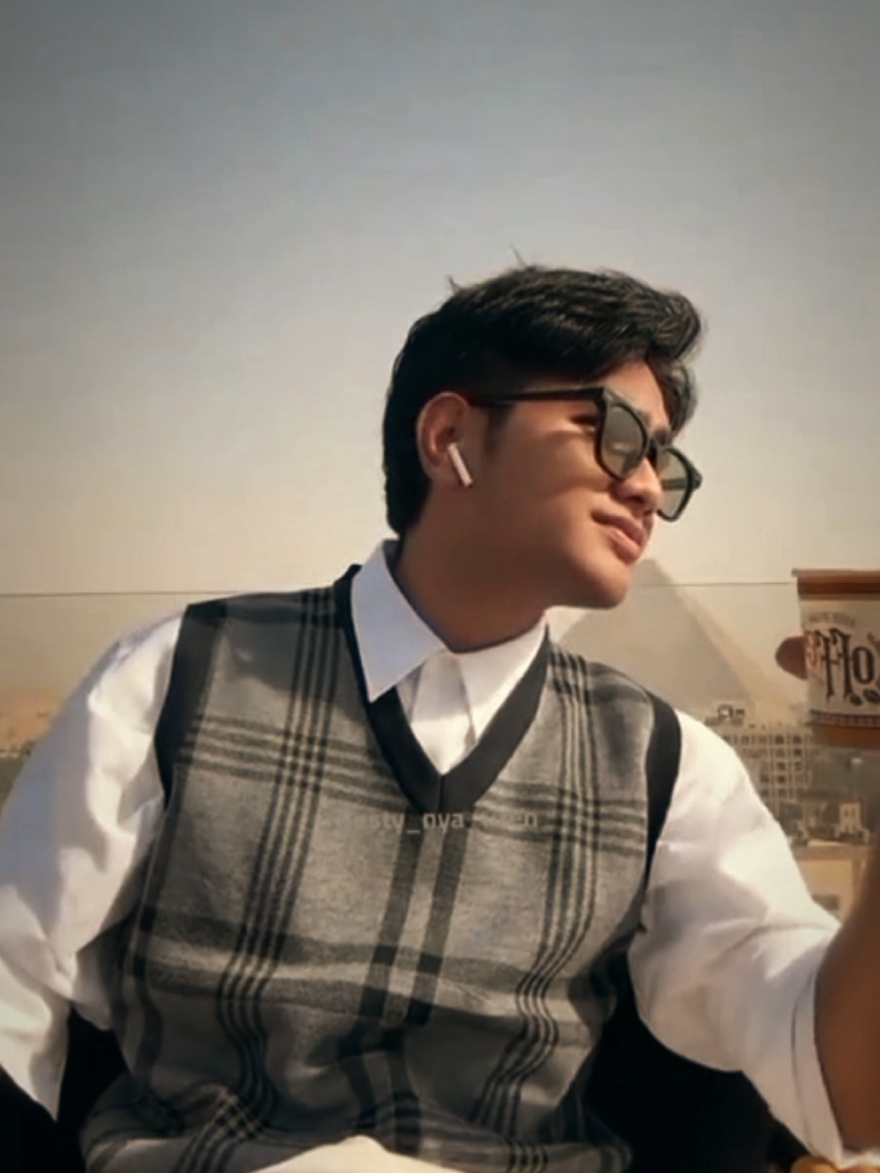 sungkem sama side profile nya 😔💕 #husainbasyaiban #kadamsidik #masukberanda #urelectriccar 