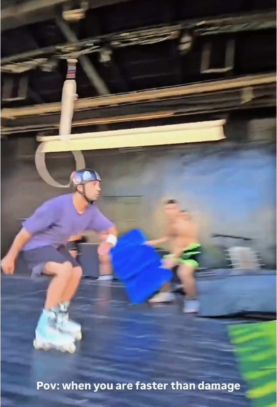 My roller skates have their own ideas(non professional.do not imitate)#rollerskating #fail#foryou#funnyvideos #fyp