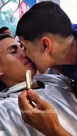 Barber prank#funnyvideos #usaus #prank #funny #barber 