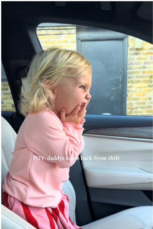 kids reaction to dad coming home#baby #toddler #kids #kidsoftiktok #dad