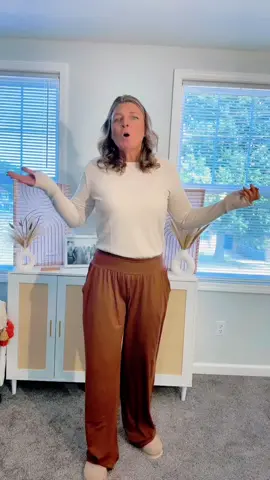 These wide leg yoga pants are tall girl friendly, buttery soft, and so comfortable! Us tall girls need love too 💕🫶✨ #tallgirl #widelegyogapants @ESOFT 