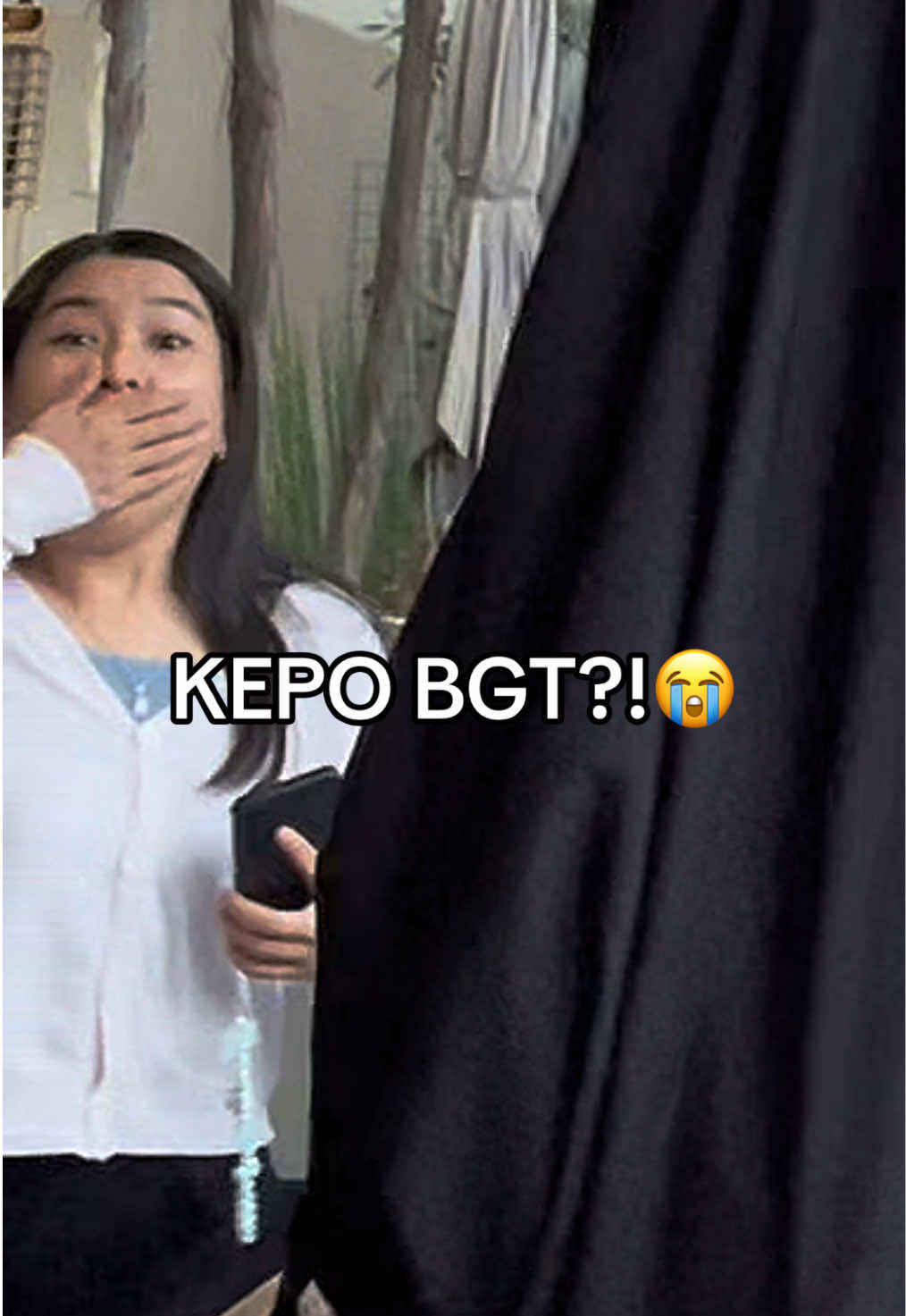 aneh banget mbaknya😭