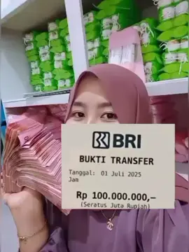 Menceritakan hikayat awal keimanan Aisyah dari kesuksesan Nabi Musa AS mengalahkan tukang sihir suruhan Firaun penguasa otoriter yang mengaku dirinya sebagai Tuhan ini menantang Nabi Musa adu kebenaran dengan saling unjuk kebolehan Aisyah yang menyaksikan peristiwa tersebut akhirnya jatuh cinta pada ajaran Nabi Musa Mukjizat telah terbentang dan kebaktilan terbukti gugur di hadapan kebenaran tauhid istri Firaun ini pun akhirnya mantap menyatakan beriman NI #rezekiallah  #lebaran2025  #nabilaputrie  #pengikut  #travelling 
