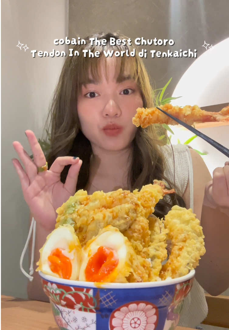 🍤✨ The Best Chutoro Tendon In The World!!!!!! Tenkaichi #1 Authentic Japanese Tempura Donburi & Noodles di Indonesia! 🇯🇵✨ Menu andalan yang wajib banget dicoba: 🔥 Chutoro Tendon (juicy + crispy tempura favorit semua orang!) 🍜 Kuro Ramen gurih dan hangat 🥟 Gyoza Chutoro 🥗 Salad segar + Ocha yang bikin makin lengkap 💯 Semua menu di Tenkaichi sudah Halal Certified, jadi bisa dinikmati tanpa ragu 🙌 📍 Tenkaichi Sunter ✨ Coming soon! Tenkaichi bakal buka outlet ke-3 di Cibubur, September 2025 – siap-siap ngerasain pengalaman autentik Jepang di sana! #fyp #foryoupage #foryou #makananjepang 
