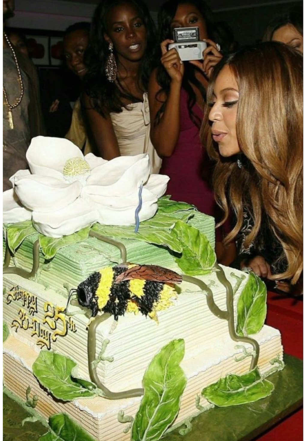 yallll its my favorite person’s birthdayyy 🥹🥹 BEYONCEE 🤍 || you’ve been my therapist, my safe space, and my biggest inspiration since i was FOUR years old. i still remember when my brother first played “single ladies” on tv and that was when my life changed 🥹 from blasting your music in my room to seeing live has been a blessing. you’ve literally shaped who i am. you taught me confidence, creativity, and how to show up as that girl no matter what. you’ve helped me through the hardest moments, heartbreak, confusion, self-doubt, and gave me something to hold on to. whether it was a lyric, a performance, a visual, or just hearing your voice…you were there. you’ve saved so many lives including mine in ways you’ll never fully know. i love you down bey. thank you for giving us your heart, your power, and your art all these years. you’re the best mommy, sister, aunt, wife, cousin, i literally could go on and on 🥹. but happy birthday love.  || cheers to 44 bey 💋💋 || || i love you down to the bone my loveyy 🥹🤍|| #beyoncé #beyonceedit #viral #fyp #blowthisup 
