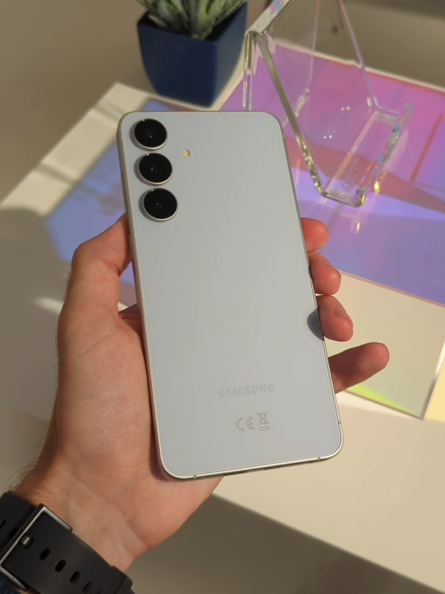 Samsung Galaxy S25 FE, el nuevo teléfono llega con mas batería, diseño TOP y toda la IA de la serie S25. ¿Merecerá la pena? #samsung #galaxys25fe #IFA