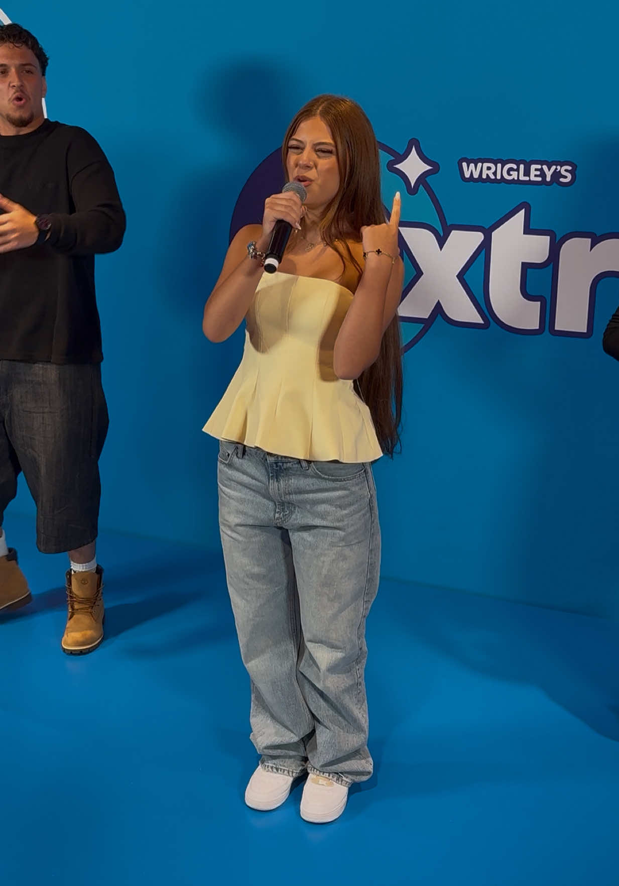 Zahide performt „ballert auf lautlos“ live auf dem Extra Event heute in München 🔥 #zahide #live #ballertauflautlos #lunatix #konzert 