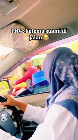 Pekerjaan suaminya tidak sesuai dengan gaya istrinya, ujar netijen yg sok tau 🤣🤣 Sehat sehat suamiku 😍🥰💕 #suamiku #fyp #fyppppppppppppppppppppppp #foryoupage 