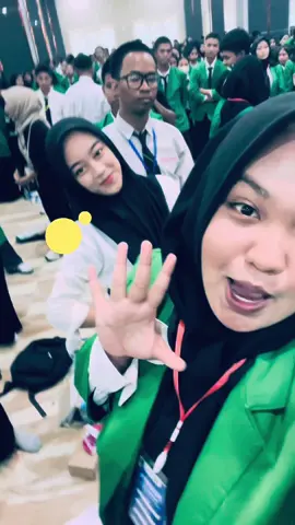 Wahhhwahhh ternyata pkkmb hari ke 2 ini takkalahh serunya dengan pkkmb hari pertama, aplgi salah satu pematerinya kaka cantik @Anggu batary, menyala terus @UNIVERSITAS MEGAREZKY #maba2025 #universitasmegarezky #pkkmb2025 #unimerzfestival2025 