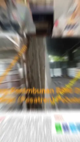 PENIMBUNAN BBM DI KADIRAN DAN DEPAN KANTOR CAMAT TENAYAN TERUS BEROPERASI Desak Polda Riau Dan Polresta Pekanbaru Berantas Para Mafia BBM Kamis, 04-09-2025 - 18:02:58 WIB PEKANBARU, (Kanalkini.com) - Sebagaimana Viral ke publik melalui pemberitaan media dan di medsos. Terkait keberadaan  Gudang penimbunan BBM jenis solar bersubsidi di wilayah kota Pekanbaru, tepatnya di wilayah Kec. Tenayan Raya dan Kec. Kulim, seperti di Jalan kadiran masuk dari jalan pesantren yang dikordir oleh Ucok Regar yang diduga dimodalin oleh HB yang familiar beredar di publik bahwa mempunyai koneksi dengan para oknum APH sehingga bisnis illeggalnya berjalan tanpa pernah tersentuh APH dan Instansi terkait, juga gudang di Jl. Kenanga, Sail - Tenayan Raya belakang SMP Negeri 26 yang di kordinir oleh Pak De alias Akang dan Gudang di  Jalan Budi Luhur yang sering disebut-sebut dikordinir oleh Asri, Ali dan Rahmat, gudang penimbunan BBM ini hanya sekitar 500 meter didepan kantor camat Tenayan Raya, Kota Pekanbaru, penampungan penimbunan BBM jenis solar ini. Hal ini Patut diduga keberadaan gudang dan para mafianya, 