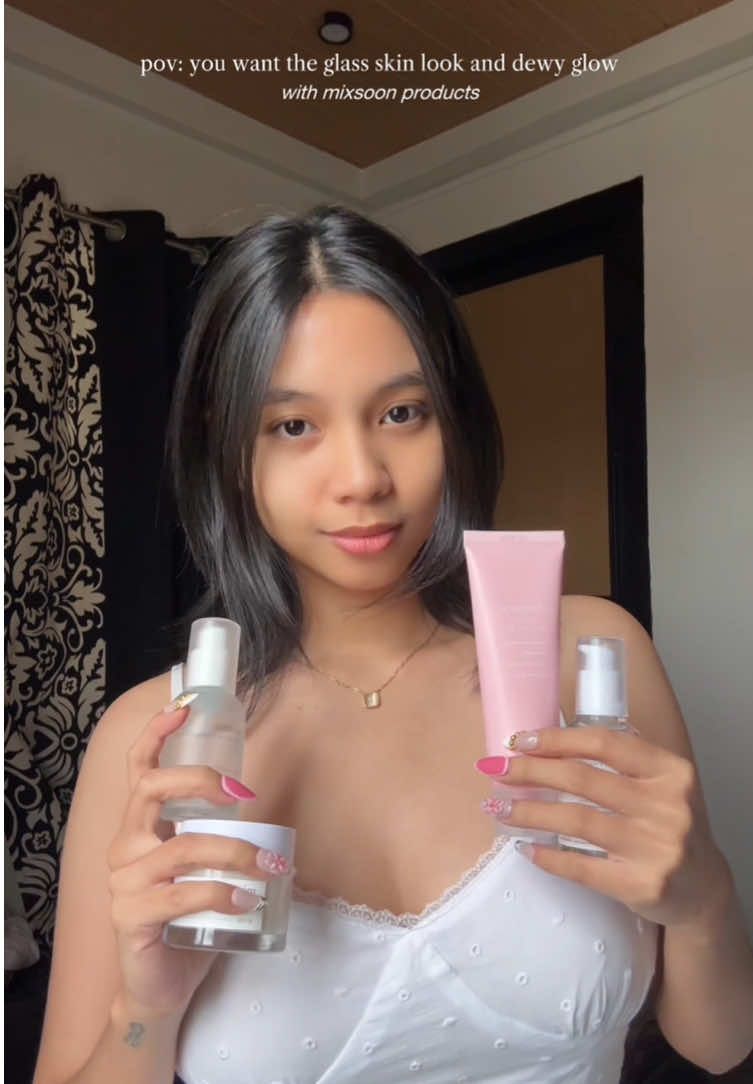 glass skin activated with @mixsoon_official @mixsoon  products used: 🫧galactomyces ferment essence 🫧bean essence 🫧bean cream 🫧collagen glass skin mask #mixsoon #beancream #beanessence #koreanskinscare #fyp