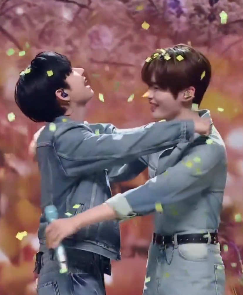MeongCat Special Departure Stage : Introduction + ‘Coming Of Age Story,’ by Lee Mujin Cover! my meongcat, you'll forever be dear to me <3 the best MC duo/trio ever in kpop history (+sohee) meongcat forever, meongddocat forever! 🫂❤️‍🩹 thank you so much myungmc~ you did so well for a year and nine months mcing  #boynextdoor #myungjaehyun #meongcat #zb1 #sunghanbin 