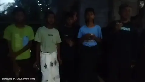 inilah doa santri dan santriwati soleh dan sholehah dari pesantren sekolah Alam prasasti. terima kasih kepada para donatur yang sudah menyumbangkan sedekahnya untuk iftar kami.