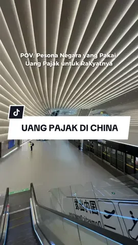 Di banyak kota di China, hasil pajak benar-benar terasa kembali ke masyarakat. Transportasi umum rapi dan modern, ruang hijau kota terjaga, fasilitas publik mudah diakses, hingga layanan kesehatan dan pendidikan semakin meningkat kualitasnya 🙏. — Transparansi dan penggunaan pajak yang jelas bikin masyarakat percaya pada pemerintah, sekaligus ikut menikmati hasil pembangunan. Itu sebabnya banyak orang menyebut: di sini, uang pajak bukan hilang, tapi kembali dalam bentuk kesejahteraan 👏. #SandyInChina #KotadiChina #KehidupandiChina #KerjadiChina #KuliahdiChina 