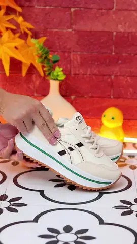 sepatu sneakers wanita ini nyaman dipakai kerja #sepatusneakers #sepatupria #sneakerspria #sepatuimport 