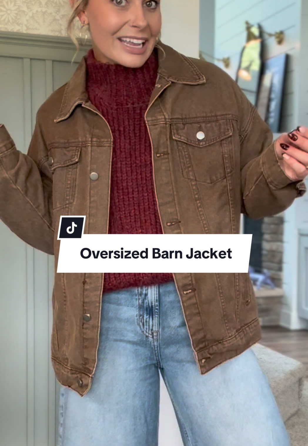 Okay, it took me a second, but I’m fully on board with the work coat/barn jacket trend! Wearing a medium for a more oversized fit and I have plenty of room for a sweater underneath! #barnjacket #barncoat #oversizedjacket #denim #fallfashiontrends 