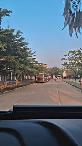 Bissmillah konvoi 8 unit to yogyanesia bersa @sido mukti pariwisata @pandawa87official @transjayaindonesia #track #buspariwisataindonesia #pesonaindonesia #4up 