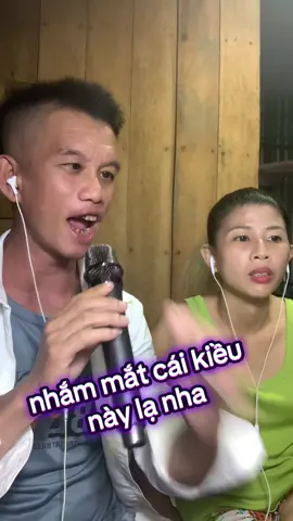Nụ cười té khói 