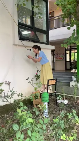 Khai giảng sắp tới mà trường chưa setup loa mic.🤣 Dùng tạm mic, loa phát thanh của trường.☺️☺️