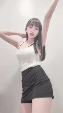 上半身彈😳⋯#發到脫單 #包臀裙 