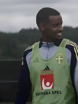 isak treading for sweden 🇸🇪 #isak #liverpoolfc #viralvideo #foryoupage #fyp 