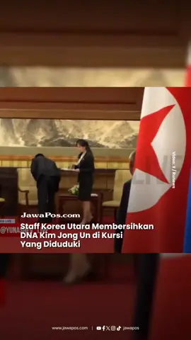 Para staf Korea Utara (Korut) secara teliti membersihkan barang-barang yang disentuh oleh pemimpin tertinggi mereka, Kim Jong Un, sesaat setelah pertemuan dengan Presiden Rusia Vladimir Putin digelar di Beijing, China, pada Rabu (3/9) waktu setempat. Momen tersebut terlihat dalam sebuah video yang dibagikan seorang reporter Kremlin bernama Alexander Yunashev via Telegram. Video itu tampaknya direkam setelah Kim Jong Un dan Putin mengakhiri pertemuan yang berlangsung lebih dari dua jam di Beijing. Baca selengkapnya di www.jawapos.com 