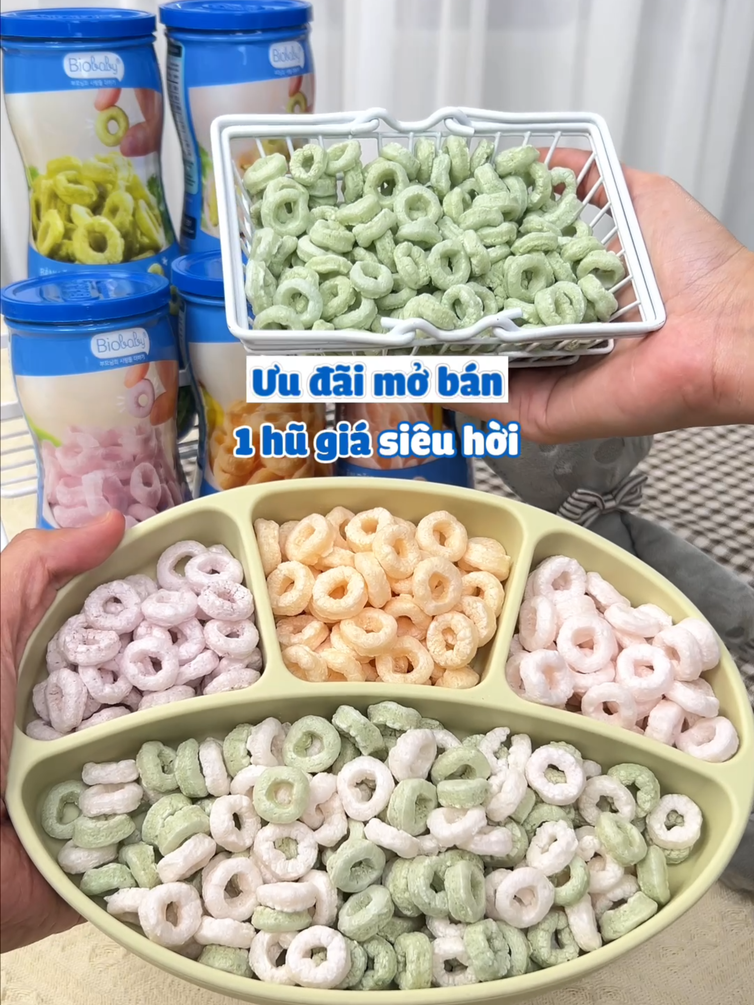 Coi chừng nha mẹ ơi, vừa đổ bánh ra là bé đã tranh thủ nhón tay ăn vụng liền 🤭 ✨ Bí mật nằm ở bánh ăn dặm Biobaby này nè! Bánh giòn rụm, ngọt nhẹ, tan nhanh trong miệng, bé nào cũng mê!  #banhandamBiobaby #andam #Biobaby #andamcungbe #banhandam #banhchobe #banhandamchobe #banhandamdinhduong #banhandamchobe6m #banhandamtraicay #buaphuchobe #buaphuchocon #buaphuchobeandam #banhtapnhai #banhhuuco #nuoicon #nuoicondungcach #mevabe #banhandamorganic #banhandamhanquoc