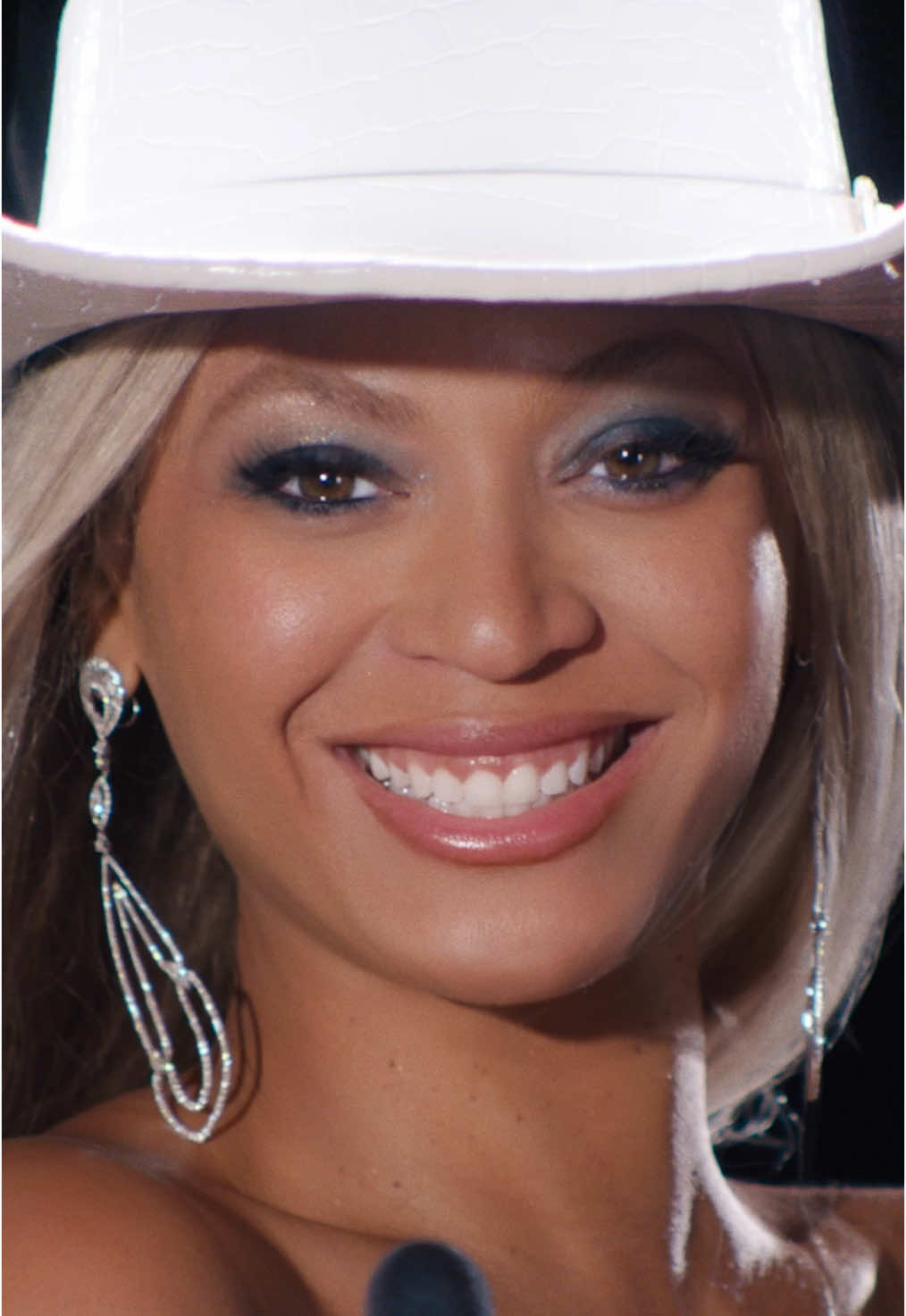 To the visionary that set out to make her dreams come true and brought us along to witness the journey. Happy 44th Birthday @Beyoncé 
