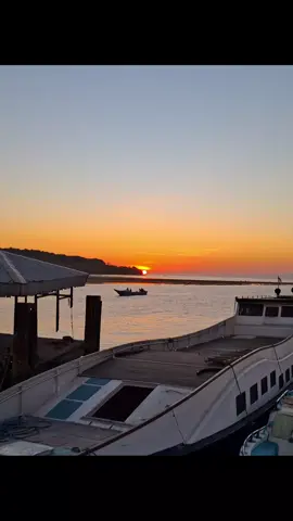 cerita disini🥀💔#fyp #foryou #butonpride🏝 #lagutimur #timurpride🔥 #sunset #fypシ #fyppppppppppppppppppppppp #sunsetsorehari🌅 #lewatberanda 
