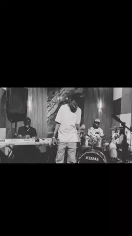 Une petite cover du prophétesse Precioux Ft Jule  Blema mawu@Apôtre E.Newman ATILE @Honoréyesuyéloooo 