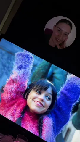 Mi reacción a #merlina contagiada por la fiebre de #blackpink ahora será una #blink me encantó esta escena, creo que nadie se lo esperaba😅 #wednesday #merlinanetflix 