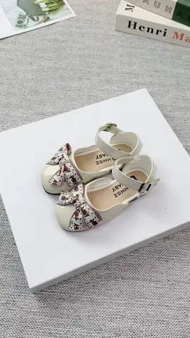 Giầy Sandal Bít Mũi Nơ Vải Thổ Cẩm #achakids #sandalchobe 